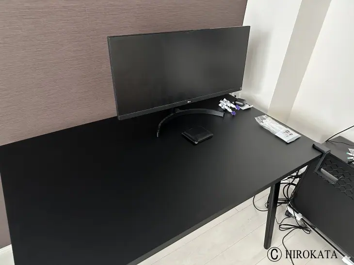 黒いパソコンデスク天板のオーダーメイド製作