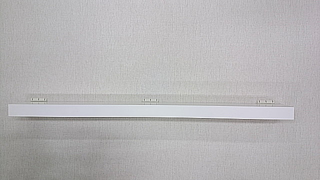 トイレの壁に簡単に取り付けできる棚。玄関や階段周りの壁にもおしゃれな壁付棚です。