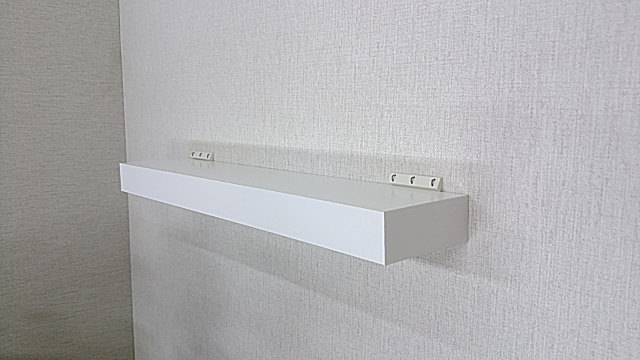 壁取り付け専用飾り棚、トイレの壁に取り付けると便利な棚板。