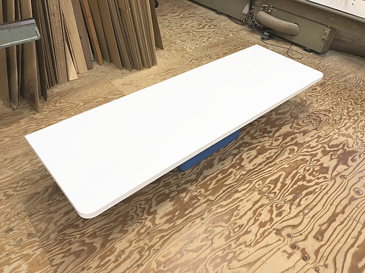 シンプルダイニングテーブル天板白