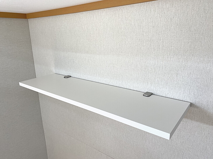 取り付け簡単な神棚用の棚板 事務所やリビングなどのお部屋に最適 白色化粧合板幅90cmタイプ