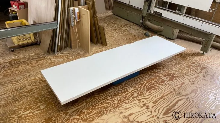 書斎のワークデスク天板艶消し白
