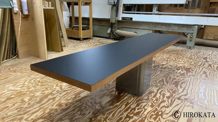 黒いデスクの天板