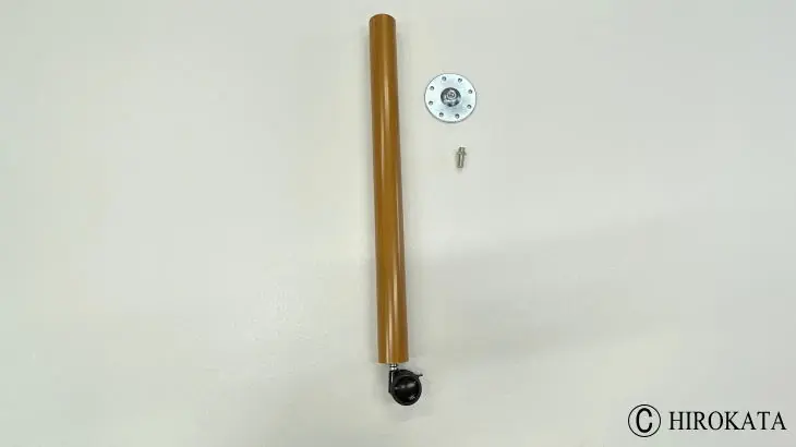 木目柄塗装のスチール製ポール脚だから丈夫