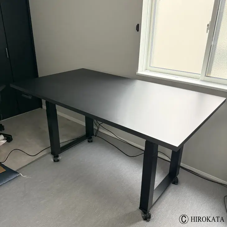 キャスター付き電動昇降黒色デスク、アイカメラミン化粧板K-6400KN
