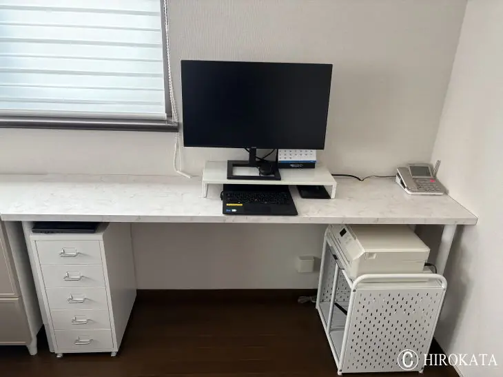 アイカメラミン化粧板L-10328KGのカウンターテーブル